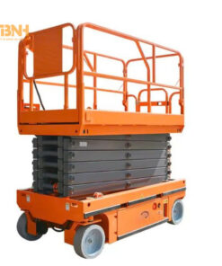 Xe nâng cắt kéo tự hành 300kg XNN 0.3-9 4 Xe nâng cắt kéo tự hành 300kg XNN 0.3-9 giúp nâng cao hiệu suất làm việc