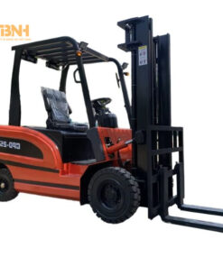 Càng nâng là bộ phận trực tiếp nâng hạ hàng hóa