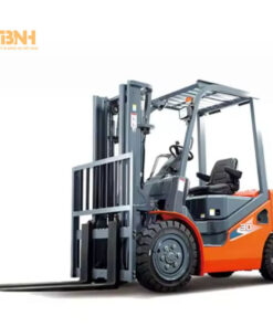 Xe nâng điện 2.5 tấn trang bị các tính năng an toàn nên việc vận hành không khó khăn
