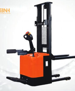Xe nâng điện đứng lái 1.5 tấn trang bị công nghệ hiện đại