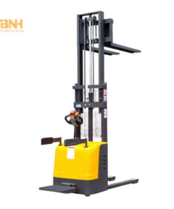 Xe nâng điện đứng lái 2 tấn mang đến hiệu suất và độ bền cao