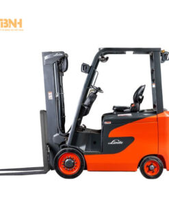 Càng xe nâng ngồi lái là bộ phận trực tiếp tiếp xúc và nâng hạ hàng hóa