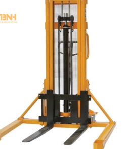 Xe nâng tay cao càng rộng NTK-XNTCCR1T 7 Cần lựa chọn xe có chiều cao nâng phù hợp