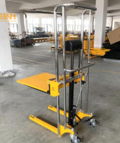 Xe nâng tay cao mini 400kg NTK-XNTC400 7 Chiều cao nâng vượt trội giúp xe nâng hạ hàng hóa dễ dàng