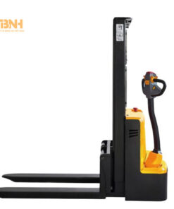 Xe nâng tay điện cao mini 1500kg NTK-XNTC1.5T 6 Sử dụng xe nâng tay điện cao mini 1500kg giúp tăng hiệu quả làm việc