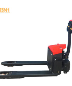 Xe nâng tay thấp điện 205mm, loại 3 tấn 5 Xe nâng tay thấp điện 205mm, loại 3 tấn với khung xe chịu lực đảm bảo việc nâng hạ hàng hóa