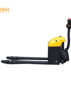 Xe nâng tay thấp điện 205mm, loại 3 tấn 6 Xe được trang bị 3 loại bánh giúp di chuyển linh hoạt