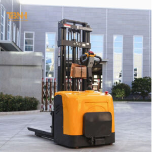 Hướng dẫn điều khiển xe nâng bán tự động trong không gian hẹp