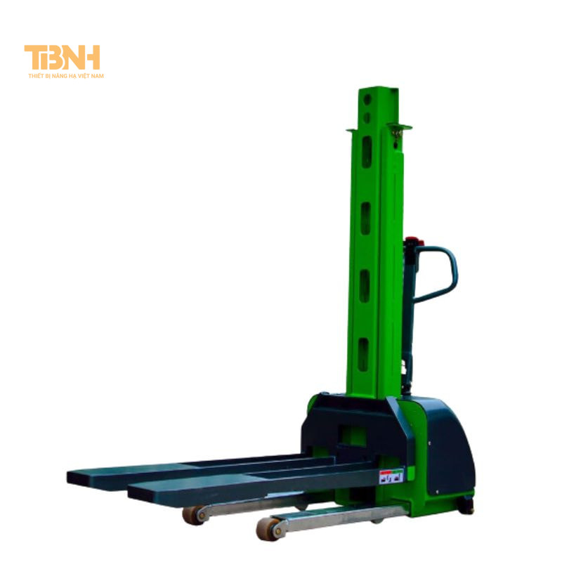 Hướng dẫn điều khiển xe nâng bán tự động trong không gian hẹp 4 Một số điều cần lưu ý trước khi vận hành xe