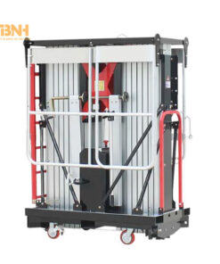Xe nâng người cột buồm đôi bán tự hành 8 đến 18m với phần đế chắc chắn, bao gồm bánh xe và chân chống