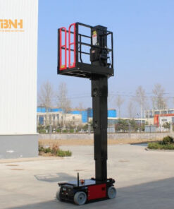 Sàn làm việc có lan can bảo vệ xung quanh, có thể mở rộng diện tích làm việc