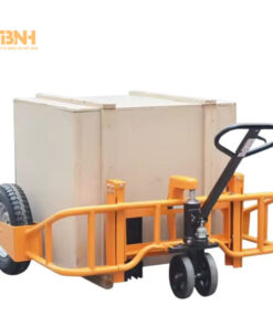Xe nâng tay địa hình 1-1.25 tấn có khung xe được làm bằng thép dày, có khả năng chịu tải tốt