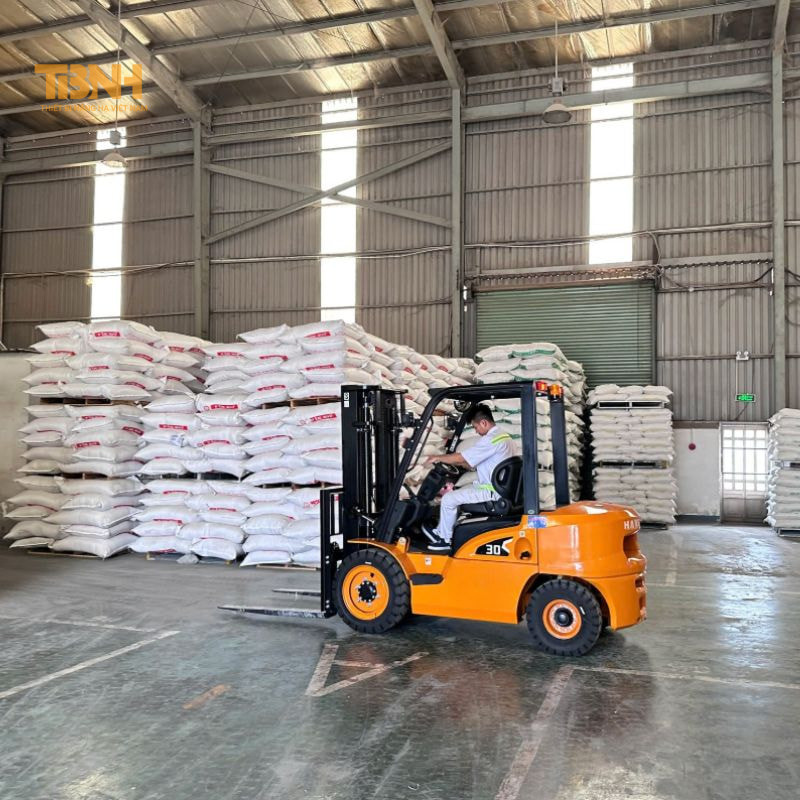 Xe nâng chui container là gì? Lợi ích khi sử dụng xe nâng 8 Thiết Bị Nâng Hạ - địa chỉ cung cấp xe nâng chui container chất lượng