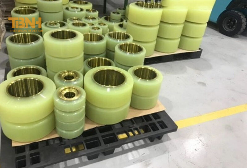 Bọc bánh xe nâng: Cách thực hiện và những lưu ý 4 Lớp vỏ bọc bánh xe giúp làm tăng tuổi thọ bánh xe