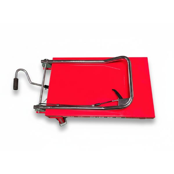 Xe nâng bàn thủy lực giúp di chuyển và nâng hạ hàng hóa, có thể gập lại dễ dàng