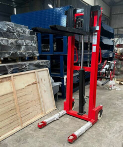Xe nâng tay cao 2 tấn