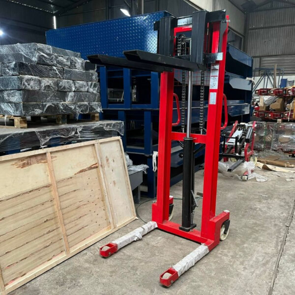Xe nâng tay cao 2 tấn