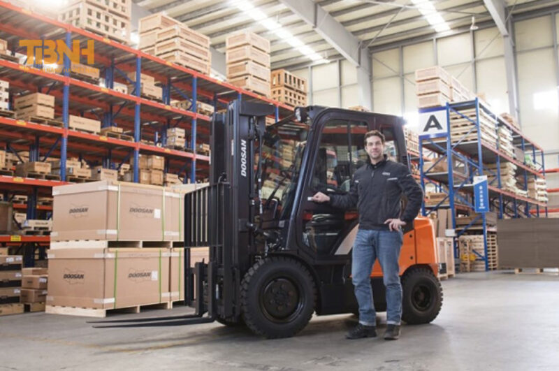 Các Biện Pháp An Toàn Thiết Bị Nâng Thủy Lực 4 An toàn thiết bị nâng thủy lực gồm các bước thiết yếu để bảo vệ người vận hành