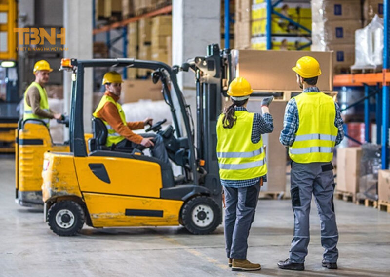 Cách Phòng Ngừa Tai Nạn Khi Sử Dụng Thiết Bị Nâng Hạ 4 Một số biện pháp an toàn khi sử dụng thiết bị nâng hạ