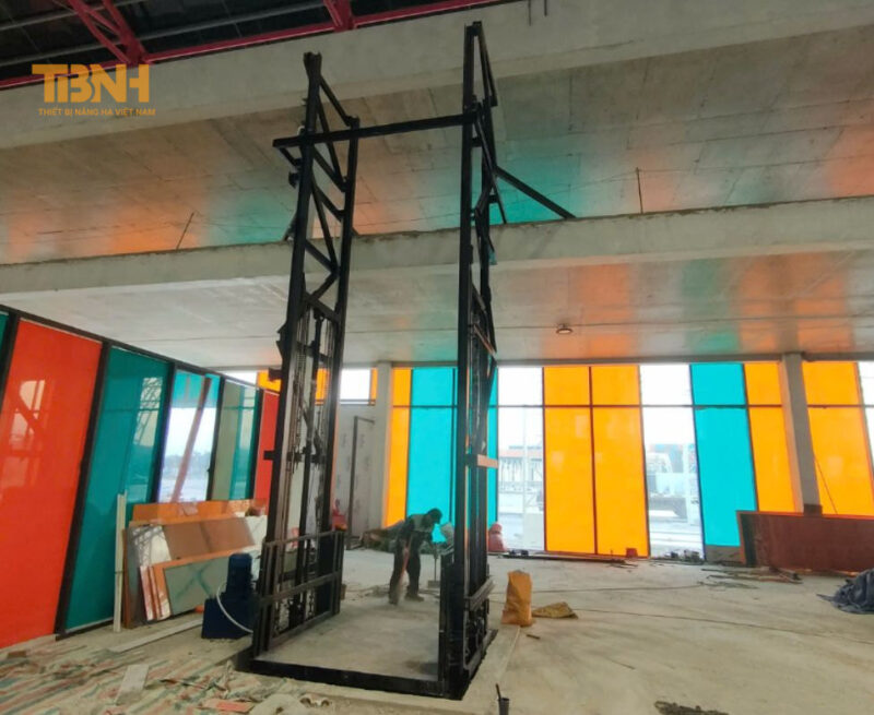 Thủy Lực: Công Nghệ Cốt Lõi Của Các Loại Thiết Bị Nâng Hạ 8 Với các thiết bị nâng hạ thủy lực cần bảo trì thường xuyên để đảm bảo hoạt động hiệu quả