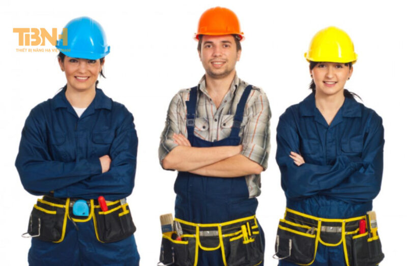 Các Loại Trang Bị Bảo Hộ Lao Động Phổ Biến Hiện Nay 4 Trang bị bảo hộ lao động giúp bảo vệ sức khỏe và an toàn nơi làm việc