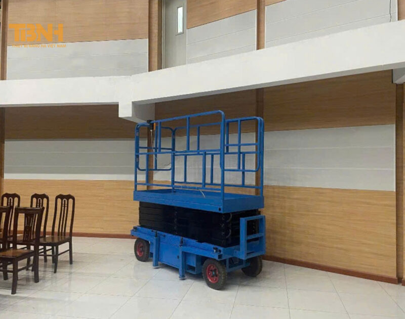 Hướng dẫn sử dụng xe nâng người cắt kéo an toàn 4 Cần tuân thủ các nguyên tắc an toàn khi sử dụng xe nâng người cắt kéo