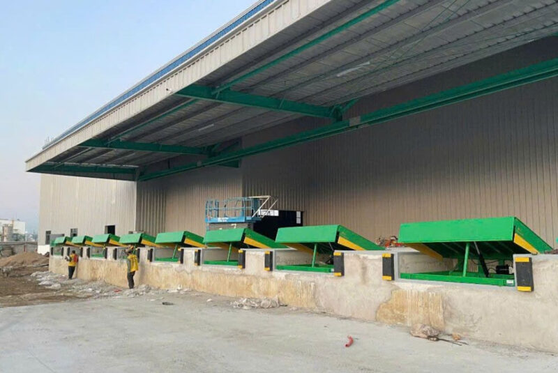 Tiêu Chuẩn An Toàn Sàn Nâng Thủy Lực 5 Sàn nâng được trang bị các thiết bị an toàn để bảo vệ người và hàng hóa