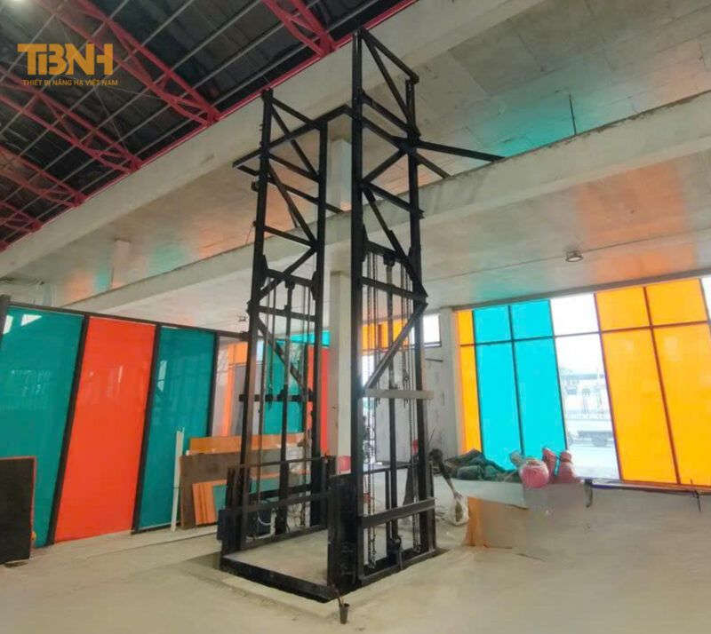 Tiêu chuẩn thang nâng hàng thủy lực 4 Tiêu chuẩn thang nâng hàng thủy lực là các quy định trong thiết kế an toàn các thiết bị nâng thủy lực