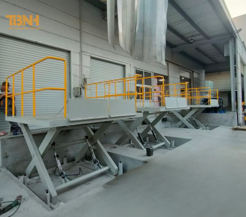 Ứng Dụng Bàn Nâng Thủy Lực Trong Công Nghiệp và Đời Sống 6 Bàn nâng thủy lực giúp tăng năng suất lao động, giảm chi phí nhân công