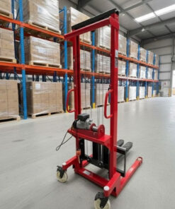 Để vận hành xe nâng tay điện an toàn, bạn cần chú ý những lưu ý dưới đây