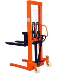 Khung thép C đảm bảo không bị cong vệnh khi nâng hàng liên tục 