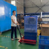Xe nâng thùng nhựa - điều chỉnh độ rộng 35-55cm - tải 200kg
